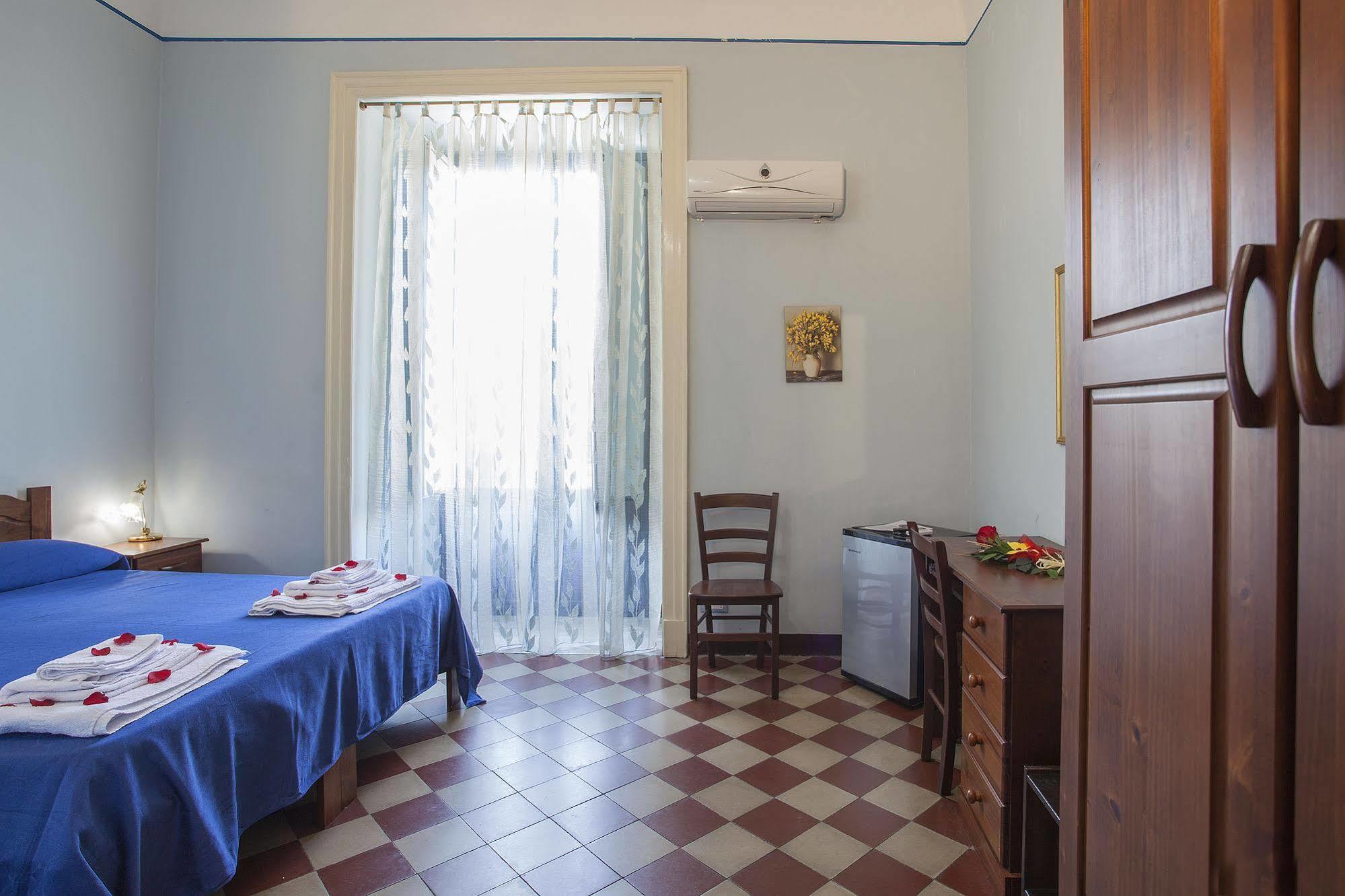 Siciliaetnamare Bed & Breakfast Riposto Bagian luar foto